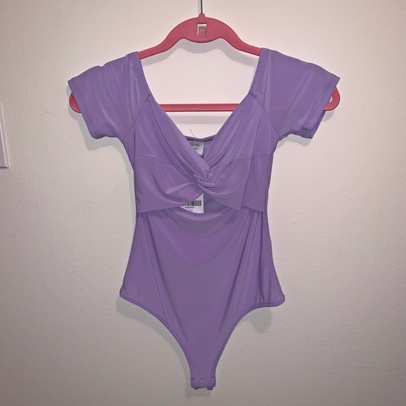 NWT Forever 21 Off Shoulder Twist Cutout Bodysuit - Picture 3 of 5